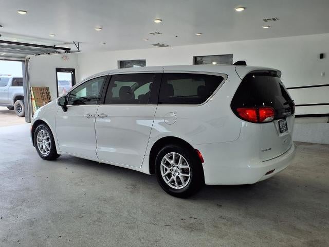 2023 Chrysler Voyager LX FWD