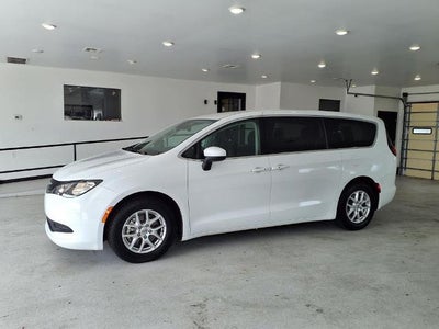 2023 Chrysler Voyager LX FWD