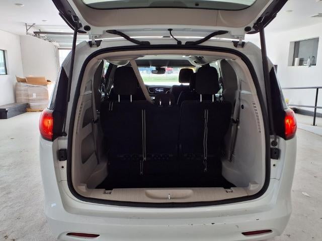 2023 Chrysler Voyager LX FWD