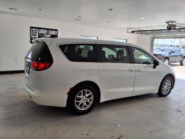 2023 Chrysler Voyager LX FWD