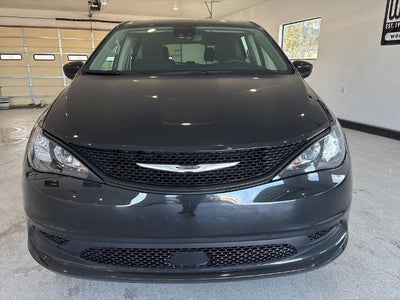 2023 Chrysler Voyager LX FWD
