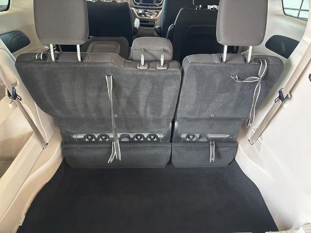 2023 Chrysler Voyager LX FWD