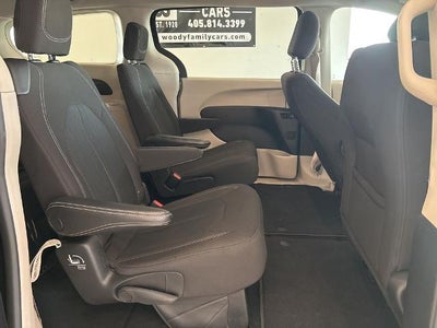 2023 Chrysler Voyager LX FWD