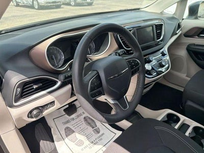 2023 Chrysler Voyager LX FWD