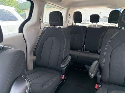 2023 Chrysler Voyager LX FWD