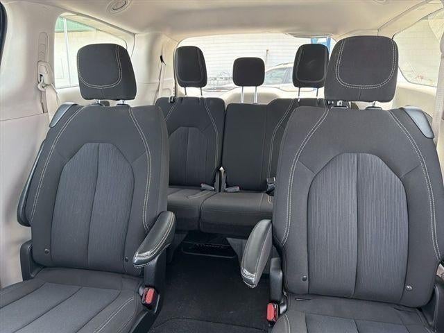 2023 Chrysler Voyager LX FWD