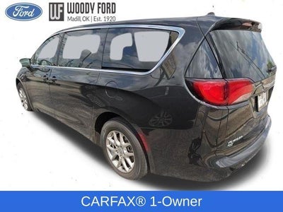 2023 Chrysler Voyager LX FWD