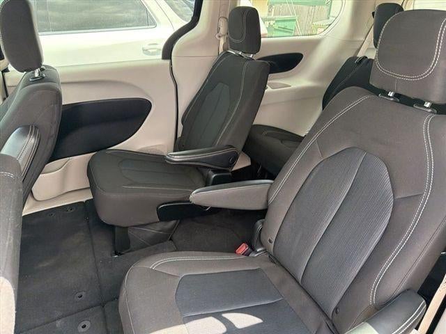 2023 Chrysler Voyager LX FWD