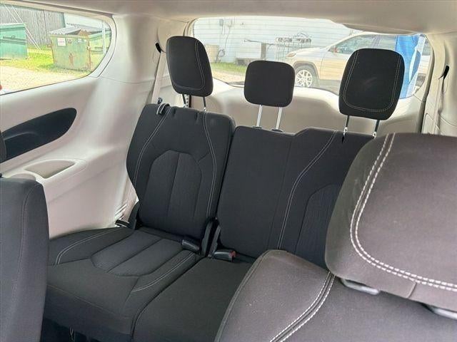2023 Chrysler Voyager LX FWD