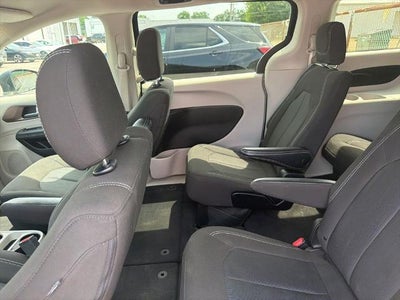 2023 Chrysler Voyager LX FWD
