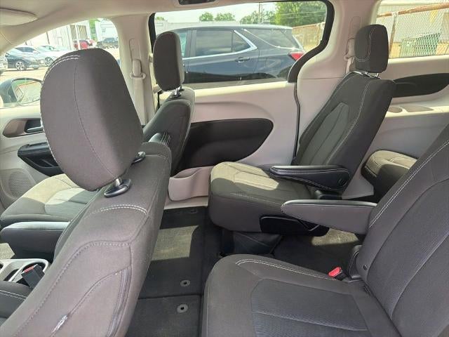 2023 Chrysler Voyager LX FWD