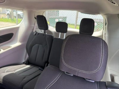 2023 Chrysler Voyager LX FWD