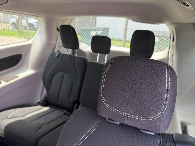 2023 Chrysler Voyager LX FWD