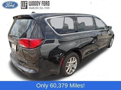 2023 Chrysler Voyager LX FWD