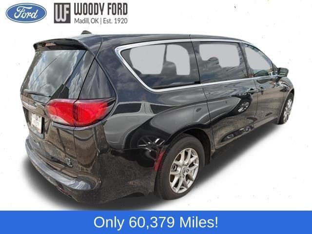 2023 Chrysler Voyager LX FWD