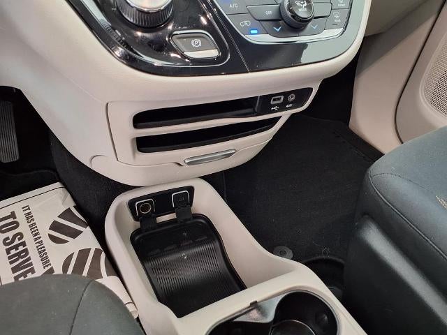 2017 Chrysler Pacifica Touring FWD