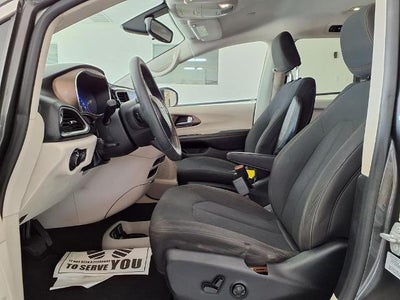 2017 Chrysler Pacifica Touring FWD