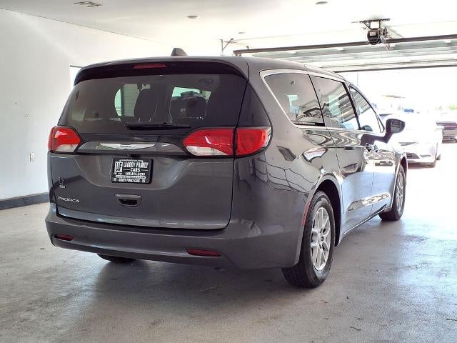 2017 Chrysler Pacifica Touring FWD