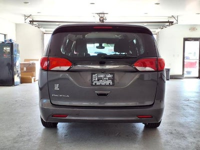 2017 Chrysler Pacifica Touring FWD