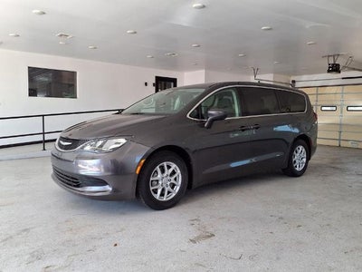 2017 Chrysler Pacifica Touring FWD