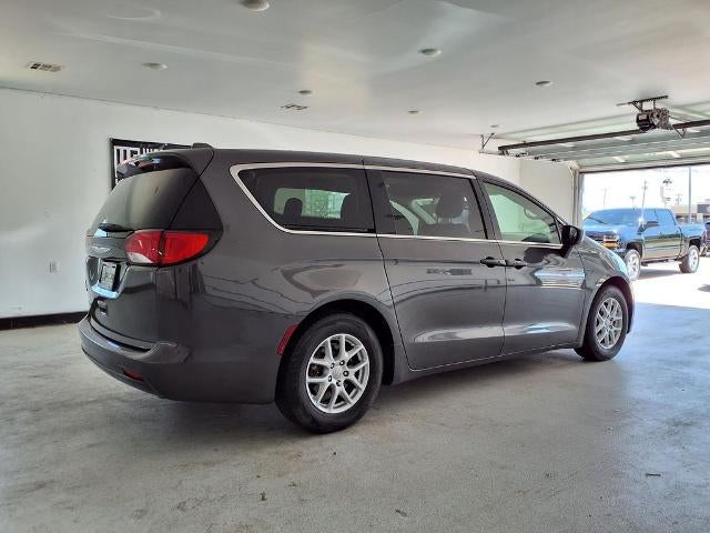 2017 Chrysler Pacifica Touring FWD