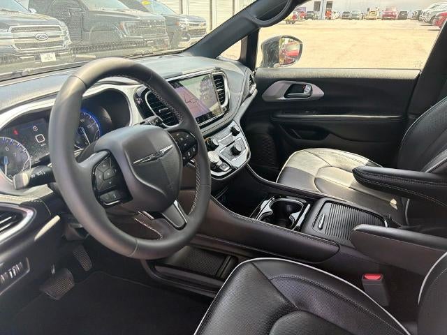 2025 Chrysler Pacifica Limited FWD
