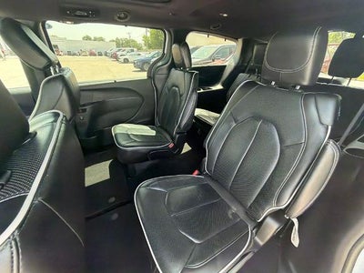 2025 Chrysler Pacifica Limited FWD
