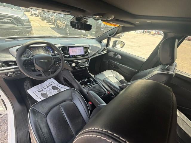 2025 Chrysler Pacifica Limited FWD