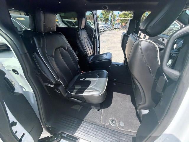2025 Chrysler Pacifica Limited FWD