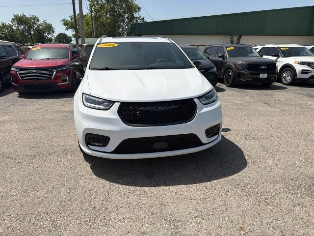 2025 Chrysler Pacifica Limited FWD