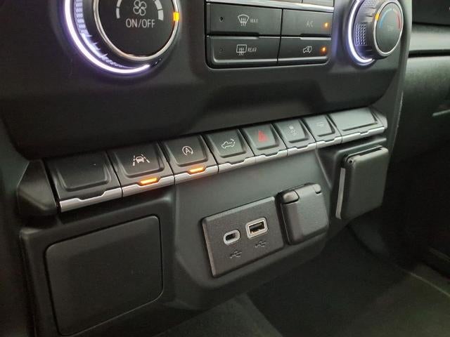 2022 Chevrolet Silverado 1500 Crew Cab Short Box 2-Wheel Drive Custom
