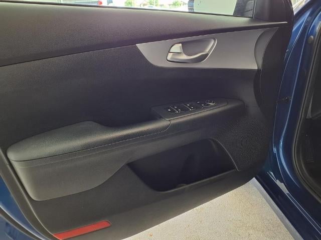 2023 Kia Forte LXS IVT