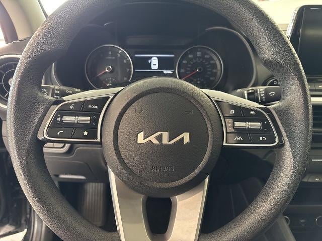 2023 Kia Forte LXS IVT