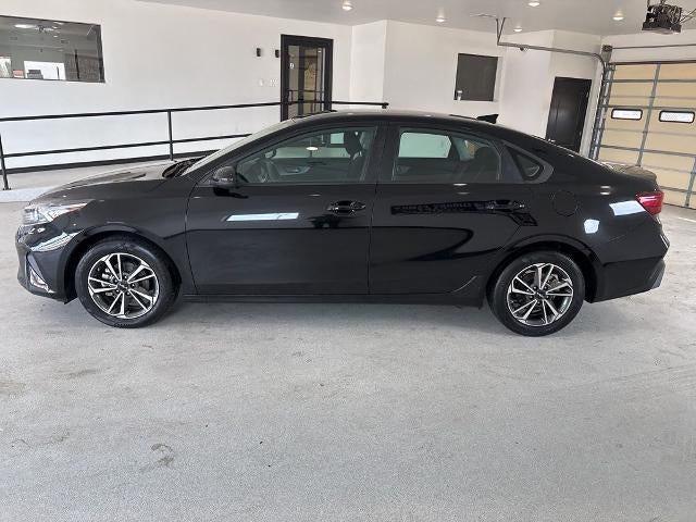 2023 Kia Forte LXS IVT