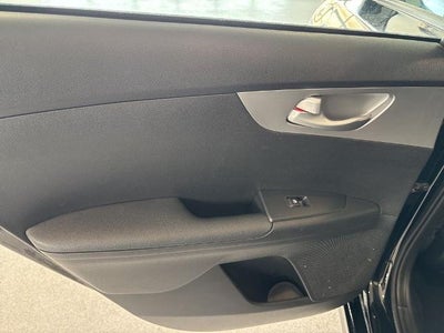 2023 Kia Forte LXS IVT