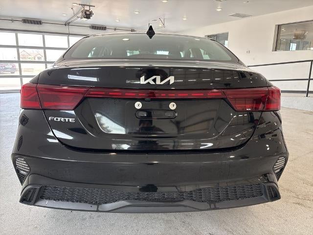 2023 Kia Forte LXS IVT