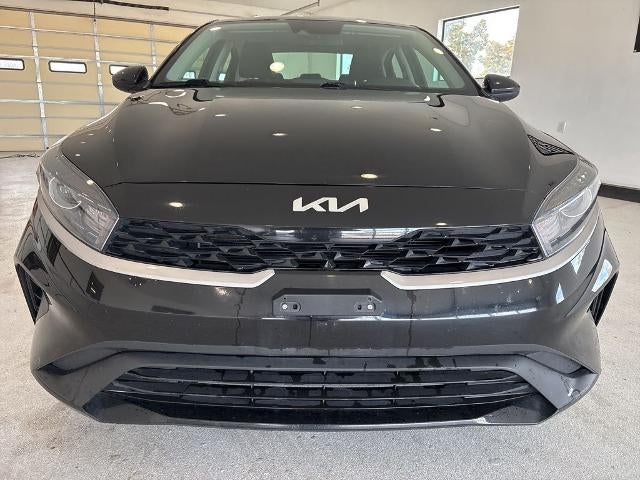 2023 Kia Forte LXS IVT