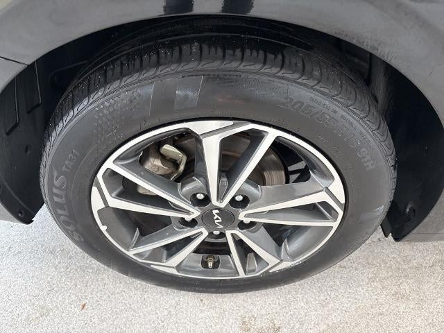 2023 Kia Forte LXS IVT