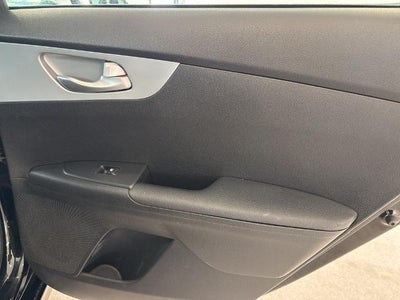 2023 Kia Forte LXS IVT