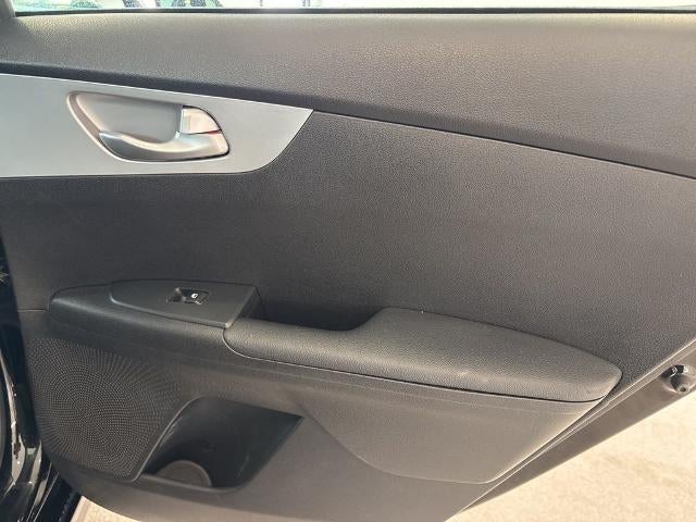 2023 Kia Forte LXS IVT