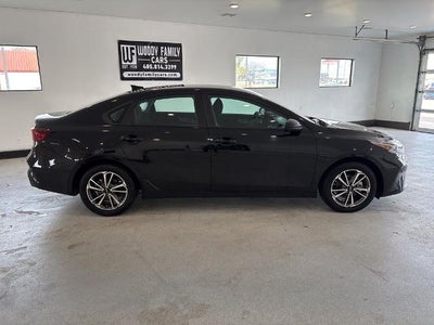 2023 Kia Forte LXS IVT