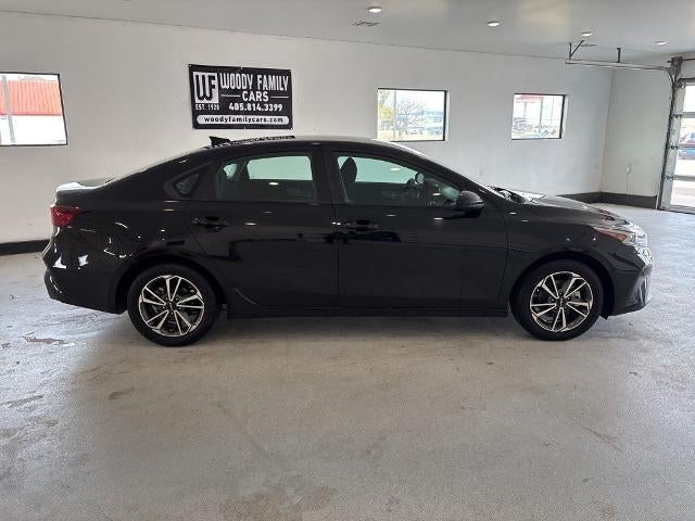 2023 Kia Forte LXS IVT