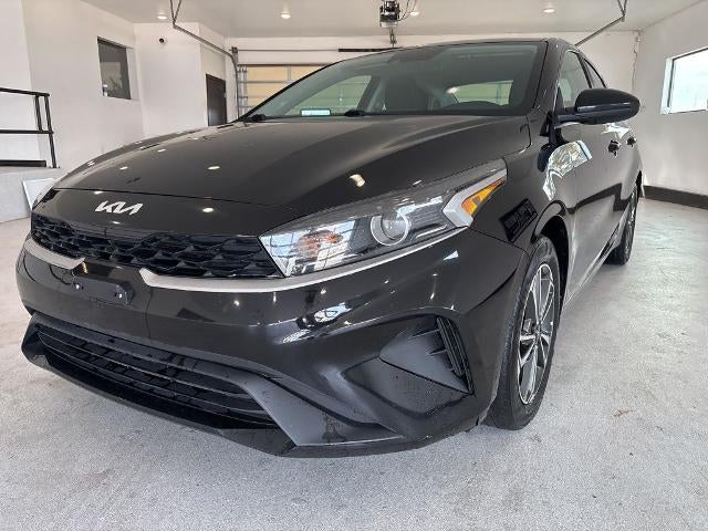 2023 Kia Forte LXS IVT