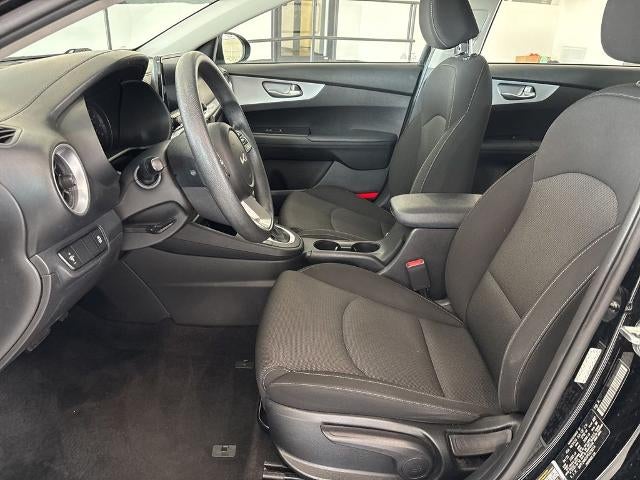 2023 Kia Forte LXS IVT