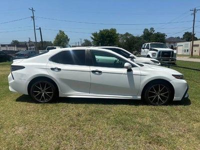 2024 Toyota Camry SE Auto (SE)