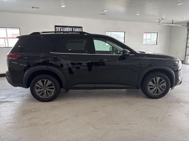 2025 Nissan Pathfinder SV 4WD