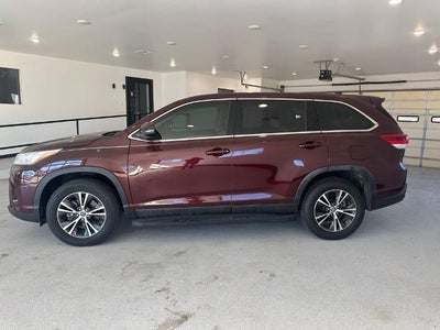 2019 Toyota Highlander LE Plus V6 FWD (SE)