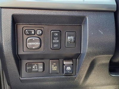 2017 Toyota Tundra 4WD 4WD Platinum CrewMax 5.5' Bed 5.7L (Natl)