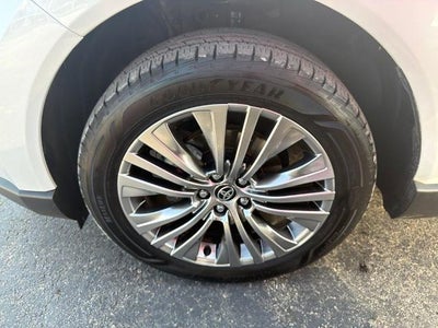 2024 Toyota Venza LE AWD (GS)