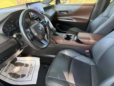2024 Toyota Venza LE AWD (GS)